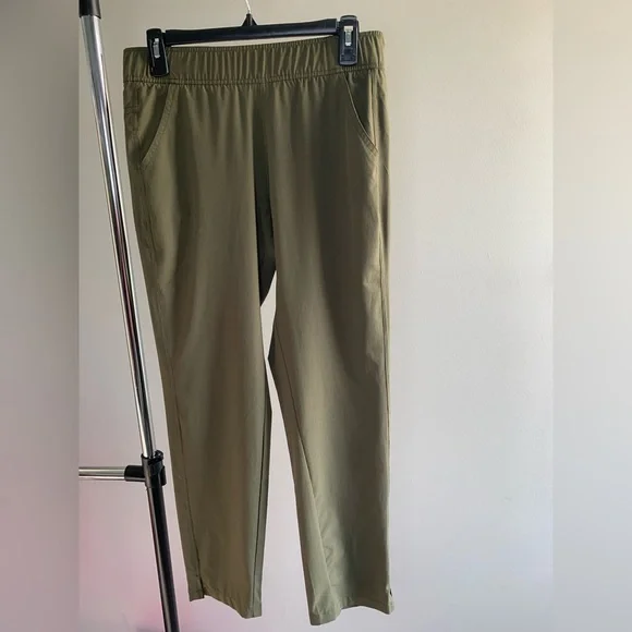 Eddie Bauer Women’s Olive Green Pants - Picture 4 of 9